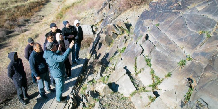 «Шоқан зерттеулеріндегі тастағы тарих» атты халықаралық рухани-мәдени кеш өтті