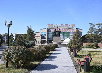 Республика күні қарсаңында ескерткіштер жаңғыртылып, жаңа сквер ашылды