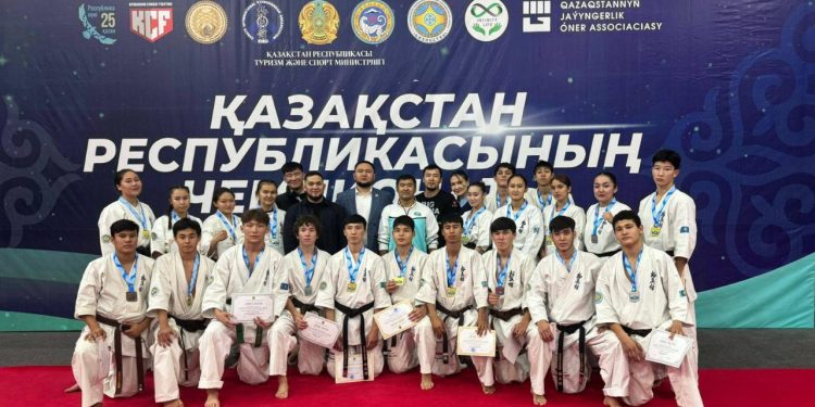 Елордалық каратэшілер ел біріншілігінде 15 алтын медаль еншіледі