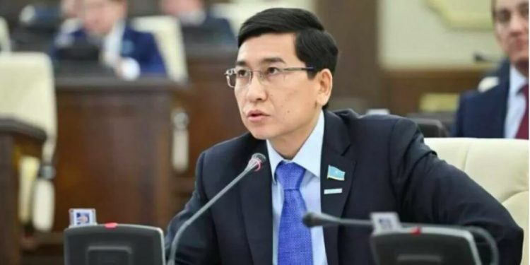 Табылған тарихи жәдігерлер шаң басып шашылып жатыр – Асхат Аймағамбетов