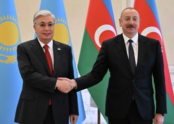 Токаев выразил благодарность Алиеву за решение снять санкции и создание условий для прямой торговли Казахстана и Армении