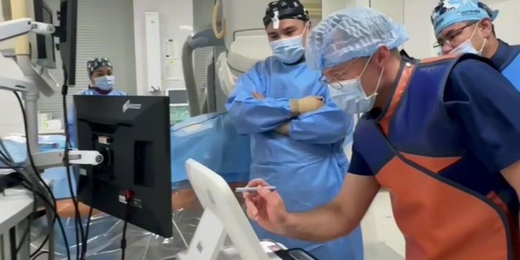 АЛМАТЫДА АЛҒАШ РЕТ ҮШ НАУҚАСҚА ЖҮРЕКТІҢ ӨТКІЗГІШ ЖҮЙЕСІН ФИЗИОЛОГИЯЛЫҚ СТИМУЛАЦИЯЛАУ (CSP) ЖҮЙЕЛЕРІ ОРНАТЫЛДЫ