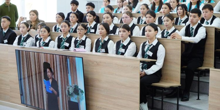 Басты міндетіміз – ел дамуына үлес қосатын жауапты, саналы азаматтарды тәрбиелеу