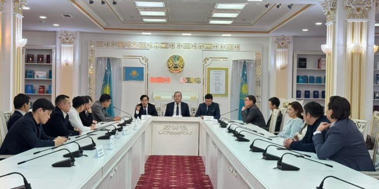 «Алқа» әдеби клубында жасанды интеллектің әдебиетке әсері талқыланды