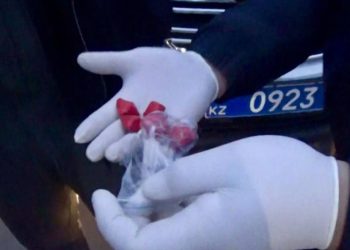 Павлодарда магнит арқылы есірткіні жасырын қойып жүрген күдікті ұсталды