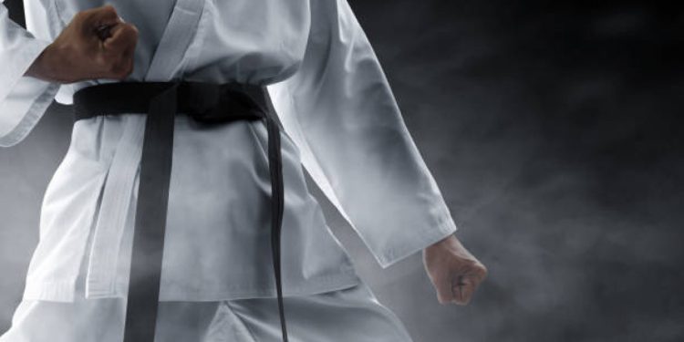 “Хиджабсыз акробатикалық трюктер жасаған”: Ирандық спортшы қамауға алынды