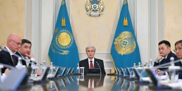 Мемлекет басшысы өңірлік жүк авиахабтарын дамыту жөнінде кеңес өткізді