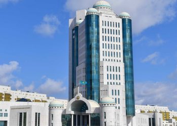 Сенат ЛГБТ насихаттауға тыйым салатын заңды мақұлдады