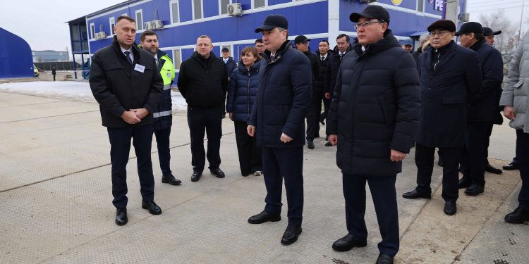 Олжас Бектенов Алатау қаласының инвестициялық және инфрақұрылымдық жобаларымен танысты