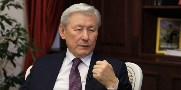 Принципы научной деятельности должны быть регламентированы Конституцией