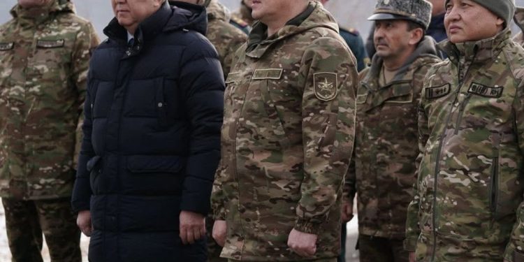 ҚОРҒАНЫС МИНИСТРІ ҚЫЗЫЛОРДА ОБЛЫСЫНДАҒЫ ӘСКЕРИ ҚҰРЫЛЫМДАРДЫҢ ЖҰМЫСЫМЕН ТАНЫСТЫ