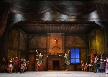 Абай атындағы опера және балет театры Сингапурде өнер көрсетеді