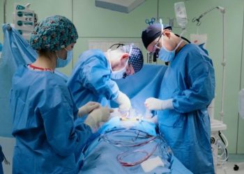 Қарағандыда МӘМС бойынша баланың жүрегіне сирек ота жасалды