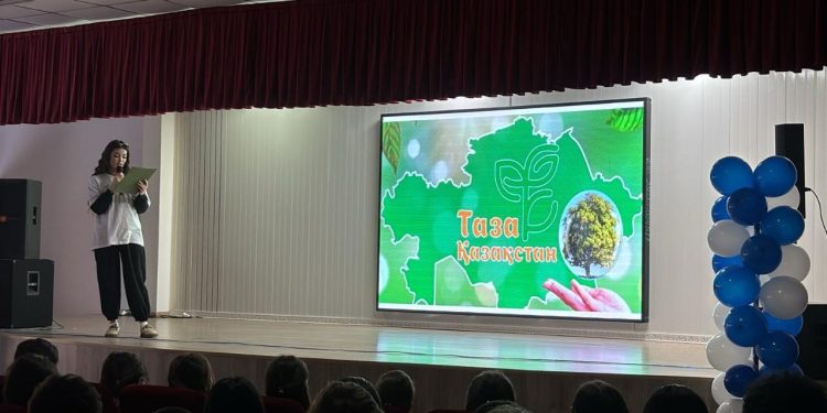 Қарағанды облысының ЖРО мамандары оқушыларға экодәріс өткізді