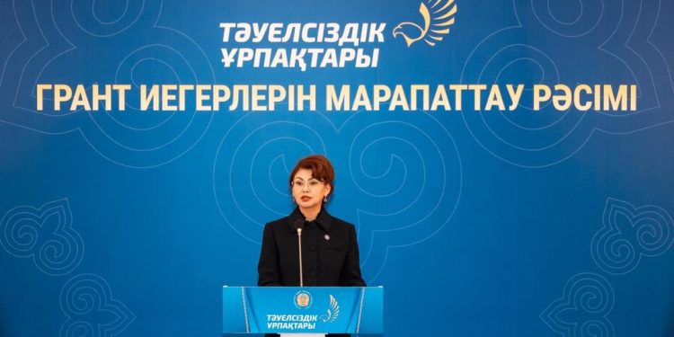 «Тәуелсіздік ұрпақтары» – 2025: Аида Балаева жеңімпаздарды марапаттады