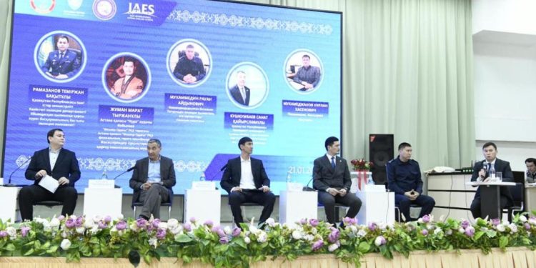 «Нағыз ер-азамат болу – намыс пен жауапкершілік»: Астанада әкелер слеті өтті