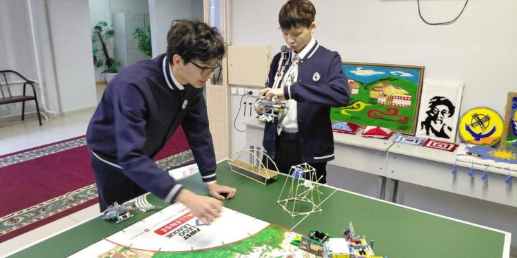 Қарағанды облысының жас робототехниктері Орталық Азия чемпионатына жолдама алды