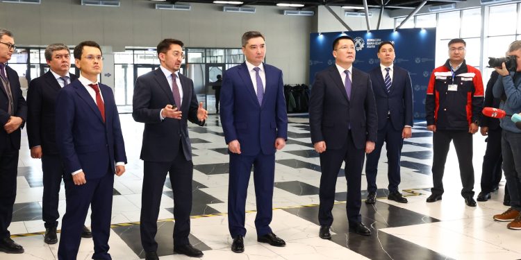 Олжас Бектенов Екібастұздағы «Деректерді өңдеу орталығы алқабы» жобасын жүзеге асыру жөніндегі Президент тапсырмасының орындалу барысын тексерді