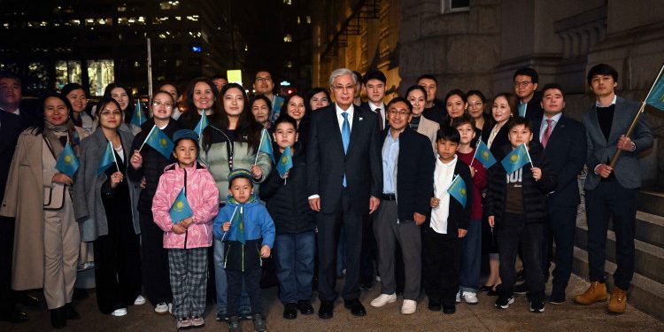 Мемлекет басшысы Вашингтонда отандастарымызбен кездесті