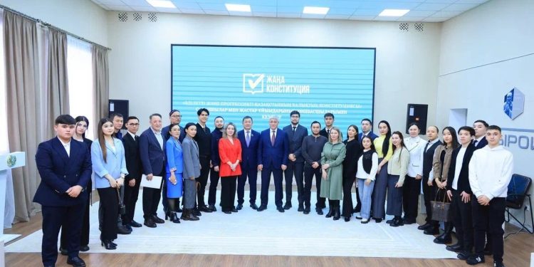 Қарағанды облысының сарапшылары мен жастар көшбасшылары жаңа Конституцияны қабылдауды қолдады