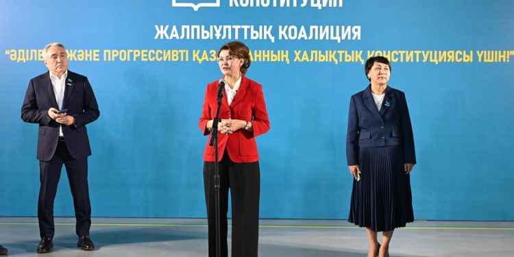 Доверие, безопасность и правила: на «Кайнар АКБ» обсудили проект Новой Конституции и референдум