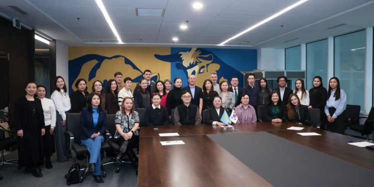 «Қоғамдық пікір» зерттеу институты «Қазіргі жастар: сипаттамасы, құндылықтары, қызығушылықтары» атты ғылыми семинар өткізді