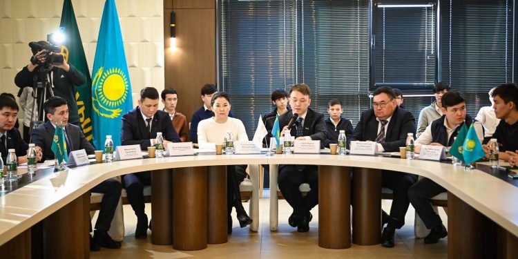 ЖАСТАР ПІКІРТАЛАСЫ: КОНСТИТУЦИЯЛЫҚ РЕФОРМА – ЕЛДІҢ ҰЗАҚ МЕРЗІМДІ ДАМУЫНЫҢ НЕГІЗІ