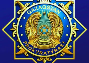 Адамдар тобы сауда орталығына ірі көлемде залал келтірді