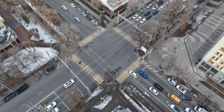 Алматыда жүктемесі жоғары қиылыстардағы кейбір бағдаршамдардың жұмысы өзгертіледі