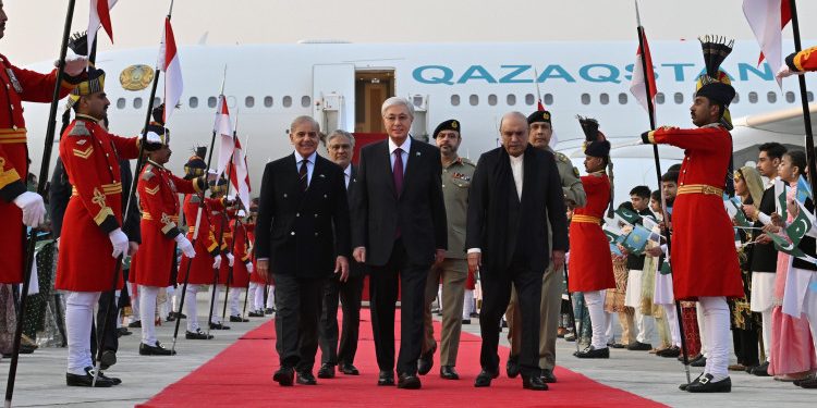 Президент Қасым-Жомарт Тоқаев Пәкістанға мемлекеттік сапармен барды