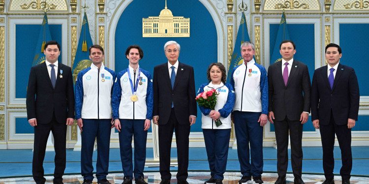 Мемлекет басшысы XXV Қысқы Олимпиада ойындарының чемпионы Михаил Шайдоровты марапаттады