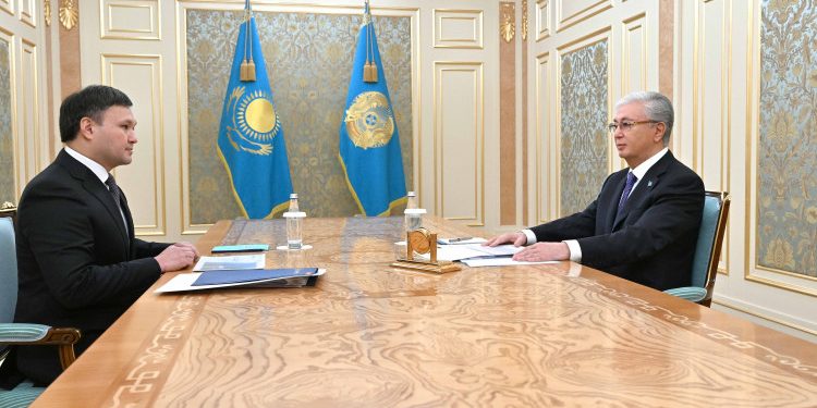 Мемлекет басшысы «ҚазМұнайГаз» ҰК АҚ басқарма төрағасы Асхат Хасеновті қабылдады