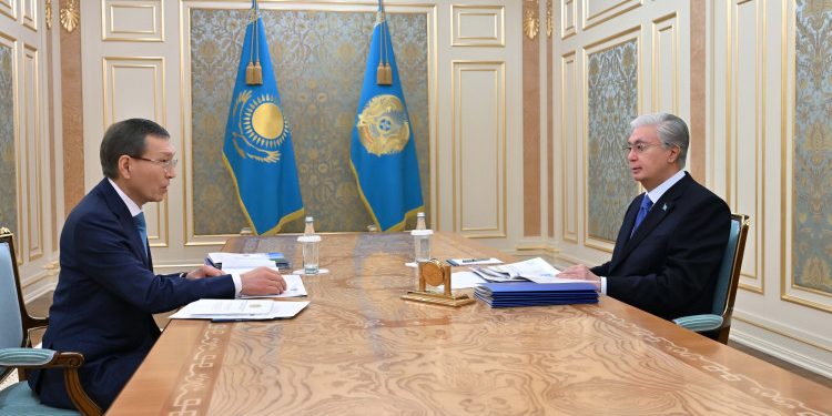 Мемлекет басшысы Орталық референдум комиссиясының төрағасы Нұрлан Әбдіровті қабылдады