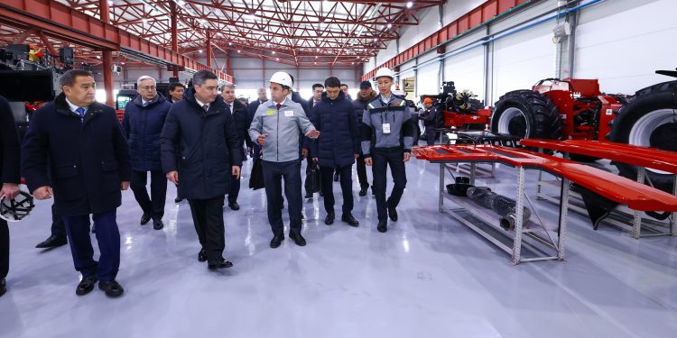 Инвестиция тарту үшін инфрақұрылымды дамыту: Олжас Бектенов Ақмола облысының индустриялық аймағының жобаларымен танысты