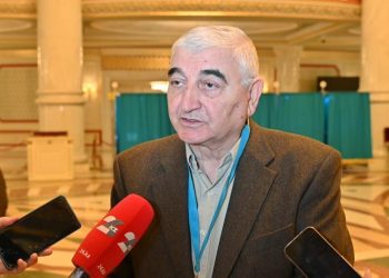 Әзербайжанның ОСК төрағасы Қазақстандағы 50 сайлау учаскесін аралады