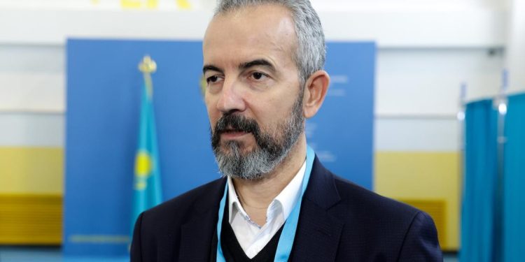 Албанияның Мемлекеттік сайлау комиссары: Қазақстандағы референдум ашық және заңбұзушылықсыз өтуде