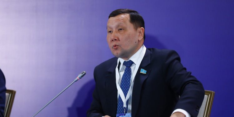 Жаңа Конституция адамға бағытталған мемлекеттік басқарудың жаңа философиясын қалыптастырады – Абзал Құспан