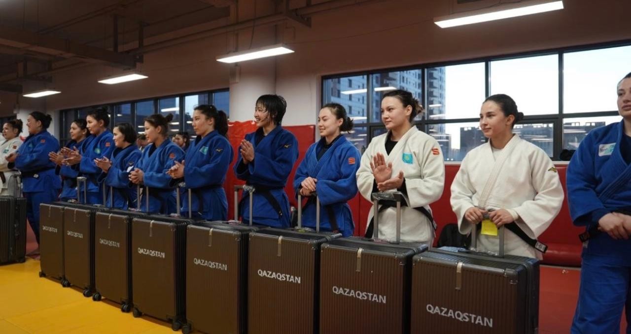 ЖаңалықтарСпорт Қазақстан ұлттық құрамалары алғаш рет толық спорттық киім жиынтығымен қамтылып жатыр