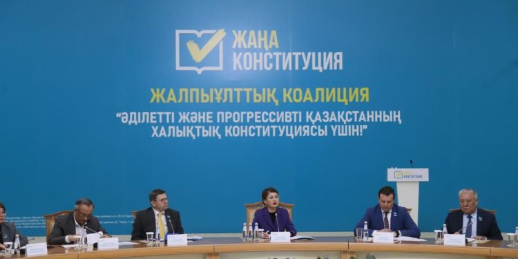 Курултай, экология и инвестиции в туризм: в Усть-Каменогорске обсудили проект Новой Конституции с представителями отрасли