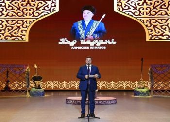 ҚЫЗЫЛОРДАДА АЛМАСБЕК АЛМАТОВТЫҢ МЕРЕЙТОЙЫНА АРНАЛҒАН «ЖЫР КЕРУЕН» АТТЫ ШЫҒАРМАШЫЛЫҚ КЕШ ӨТТІ